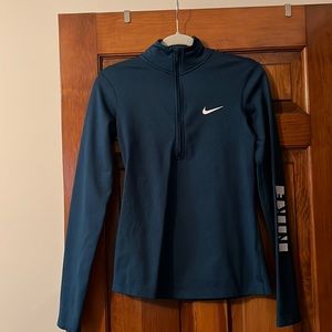 NWOT Womens Nike quarter zip dri fit workout gear shirt/jacket Size medium
